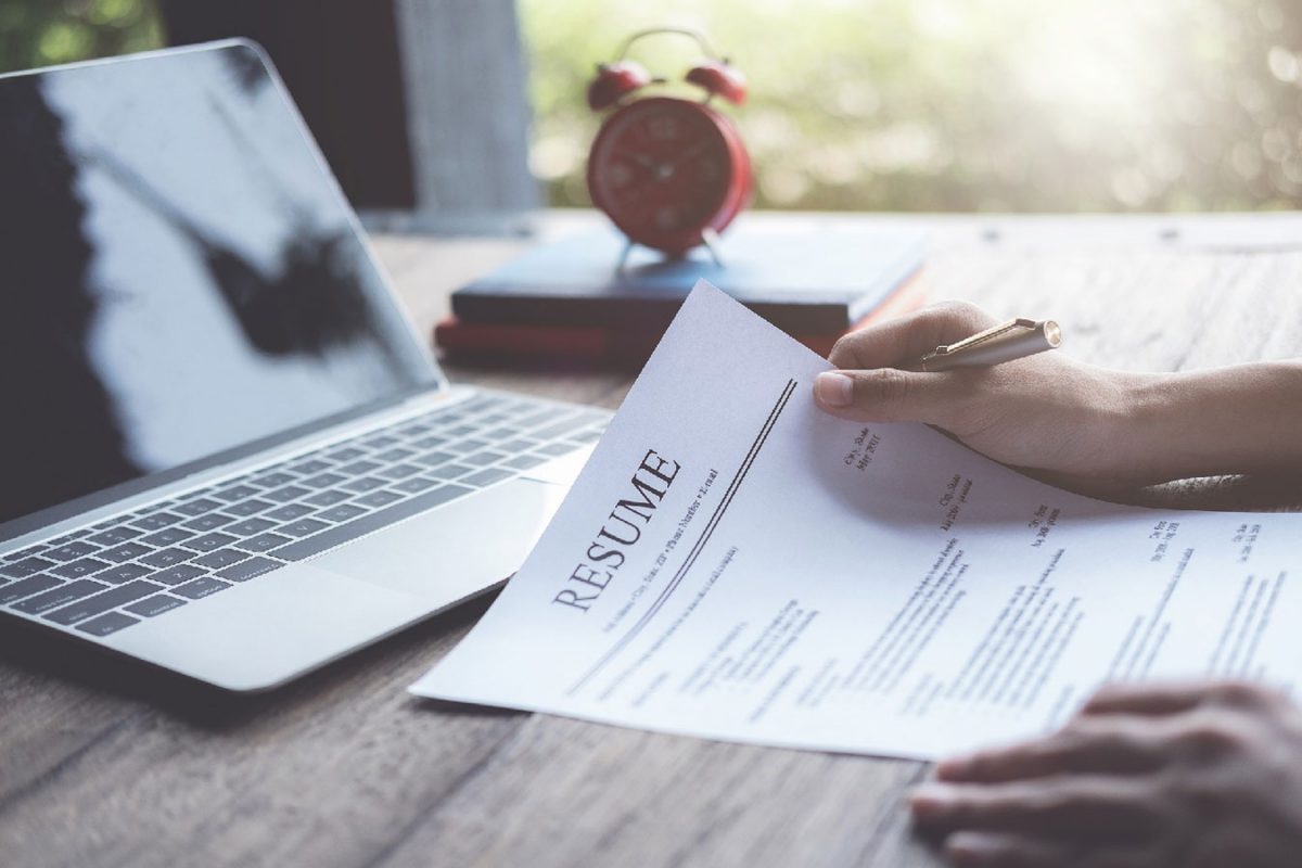 7 Essential Steps to Crafting an eCommerce Resume Managers Will Drool Over